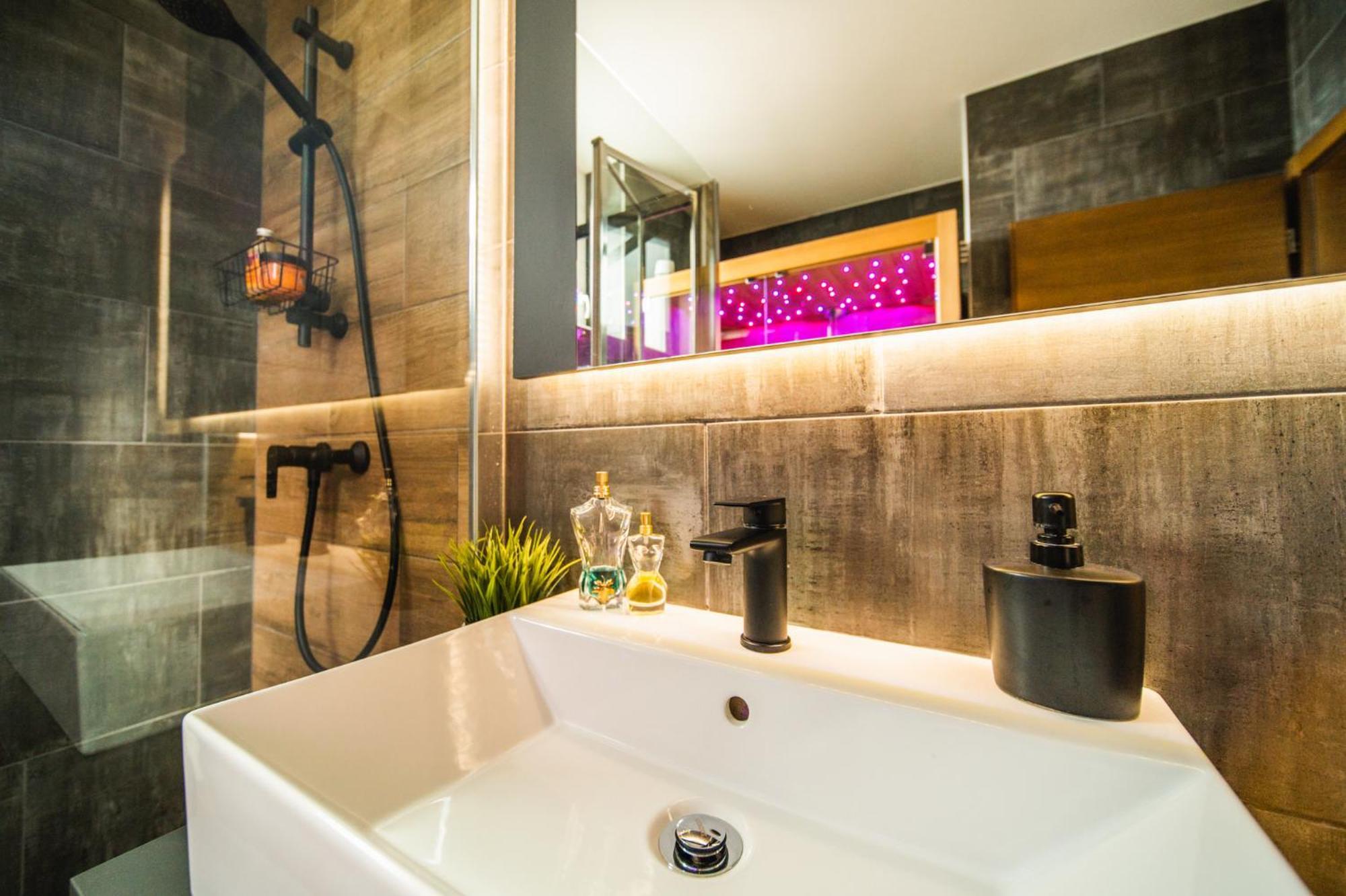 K Relax Place, Varazdinske Toplice, Modern Home With Sauna, Jacuzzi, Wifi Exterior photo